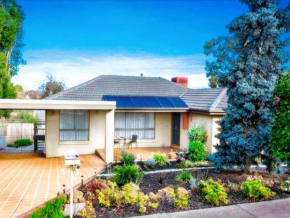 Spacious home with Gardens, Near Shops&Transport